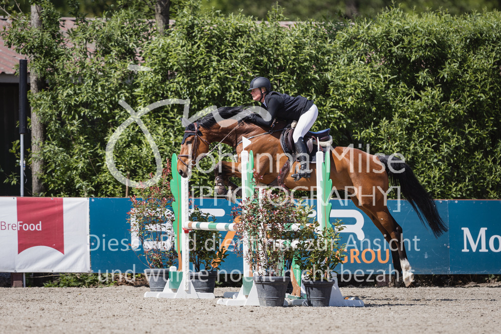 230516_Mühlen_03SprPf-A-316 | Deine schönsten Turniermomente als professionelle Fotos! Entdecke hochwertige Pferdesport-Fotografie im Online-Shop. Jetzt Fotos finden & bestellen!