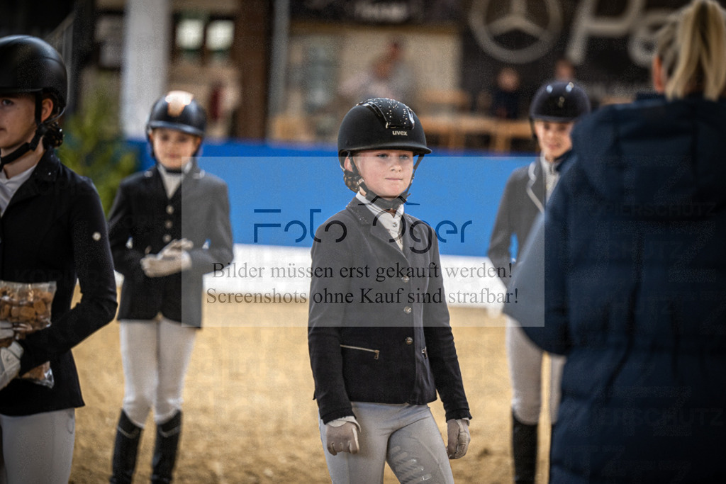 DOS_0025 | Entdecke hochwertige Reitturnierfotos von Foto Oger. Professionell, emotional und authentisch – jetzt Lieblingsmomente im Shop bestellen.Deutschlandweite Turnierfotografie. - Realisiert mit Pictrs.com