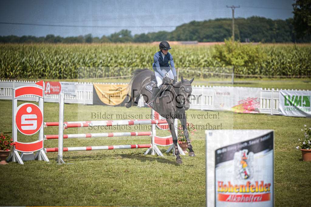 DOS_6475 | Entdecke hochwertige Reitturnierfotos von Foto Oger. Professionell, emotional und authentisch – jetzt Lieblingsmomente im Shop bestellen.Deutschlandweite Turnierfotografie. - Realisiert mit Pictrs.com