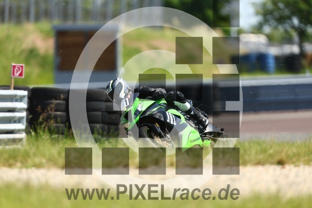 0091-20260601_03108 | Schöne Erinnerungen an spannende Momente - das festzuhalten ist unser Job. PIXELrace.de ist seit 2003 auf den Rennstrecken Europas unterwegs um die Action draußen beim Fahren und die wunderbare Stimmung imm Fahrerlager für euch einzufangen.