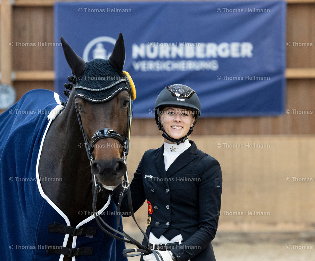 TH_210 Greta Busacker (GER)_ Frieda NRW_32354 | 210 Greta Busacker&nbsp;(GER), Frieda NRW beim Reitturnier Guxhagen-Dörnhagen 2025 am 10.10.25 in Dörnhagen, Reit- u. Fahrverein