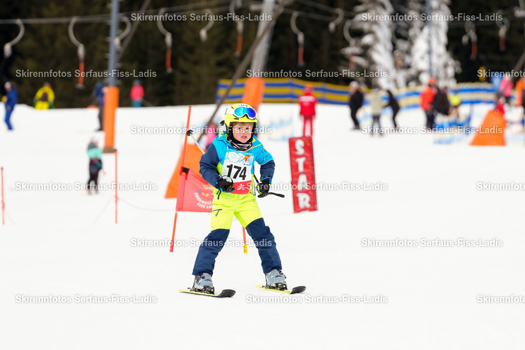SRF_02.01.2026_0190 | Skirennfotos,Serfaus,Fiss,Ladis,Kinderskirennen,Winter,Tirol,Oberland,skirace,SFL,feelfree,weil wir's genießen,ski,Ski,skifahren,Sonnenplateau, - Realisiert mit Pictrs.com