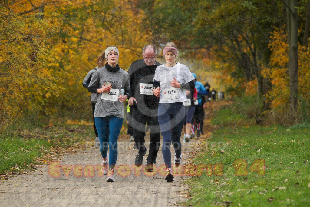 221127_1046_EV4_2229 | Sportfotografie im Rhein-Sieg Kreis, Köln, Bonn, NRW, Rheinland Pfalz, Hessen, etc. Unser Tätigkeitsfeld umfasst den Laufsport vom Volkslauf über den Marathon, Duathlon, Triathon bis zum Ultralauf wie Kölnpfad Ultra oder Schindertrail.