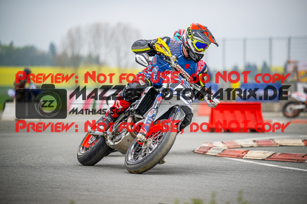 MaZZes_FotoMatrix_230507_7866 | S4