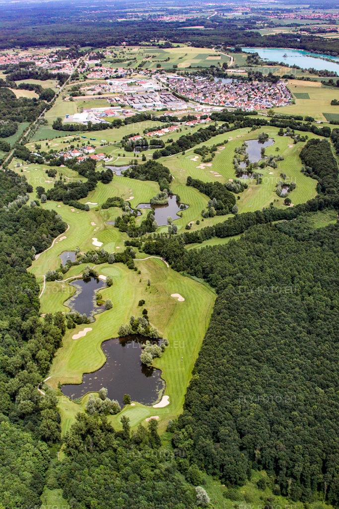 Vue aérienne: Terrain de golf à Schirrhein dans le département Bas Rhin, France – .Photo: IMG_19108.jpg prise le 20/06/2009 par Werner Riehm/FLY-FOTO.eu – Résolution de l'original: 3168 x 4752 px