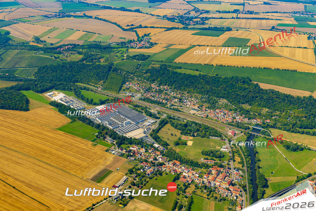 Neue Luftbildaufnahme der Stadt Großheringen - Das Luftbild wurde 2025 vom UL-Flugzeug heraus erstellt ( keine Drohnenaufnahme ) - Hochauflösende Luftaufnahme - für Wandbilder und großformatige Ausdrucke geeignet. Das besondere Geschenk!Hier alle&nbsp;Infos zur Lizenzierung der LuftaufnahmeWir fliegen auch dieses Jahr wieder in Ihre Region um Luftbilder zu erstellen.- Luftbild anfragen