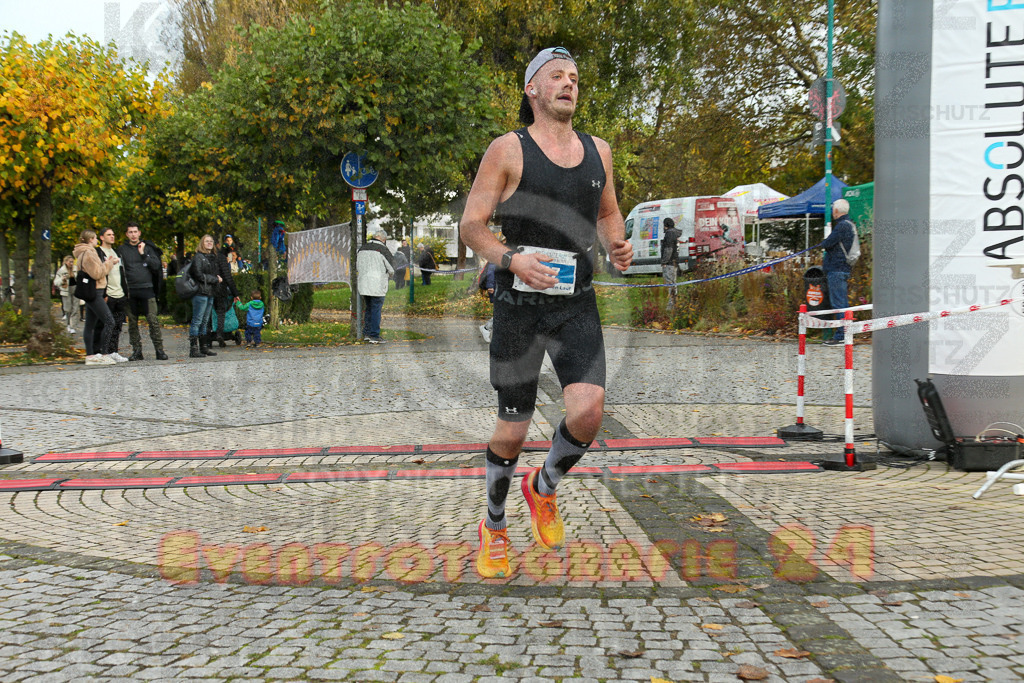 241020_1003_EX1_7607 | Sportfotografie im Rhein-Sieg Kreis, Köln, Bonn, NRW, Rheinland Pfalz, Hessen, etc. Unser Tätigkeitsfeld umfasst den Laufsport vom Volkslauf über den Marathon, Duathlon, Triathon bis zum Ultralauf wie Kölnpfad Ultra oder Schindertrail.