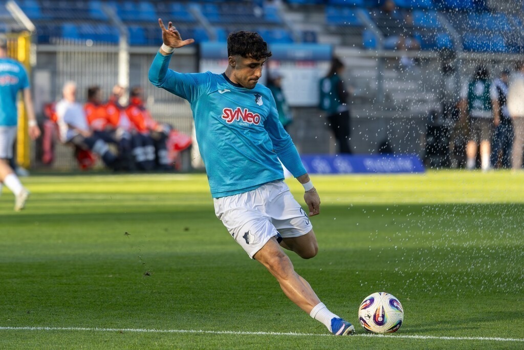 Fußball 3. Liga, Saison 2025/26, 32. Spieltag: Waldhof Mannheim gegen TSG Hoffenheim II | Fußball 3. Liga, Saison 2025/26, 32. Spieltag: Waldhof Mannheim gegen TSG Hoffenheim II***Nader El-Jindaoui (30, TSG Hoffenheim) beim Warm-Up - Realisiert mit Pictrs.com