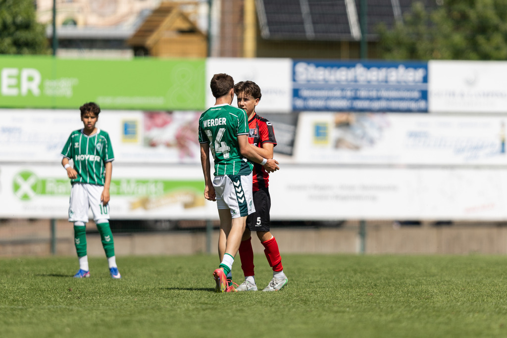 Fußball I Männer I 40. Pfingscup Hollage I 13159 | realhellocedii - Realisiert mit Pictrs.com