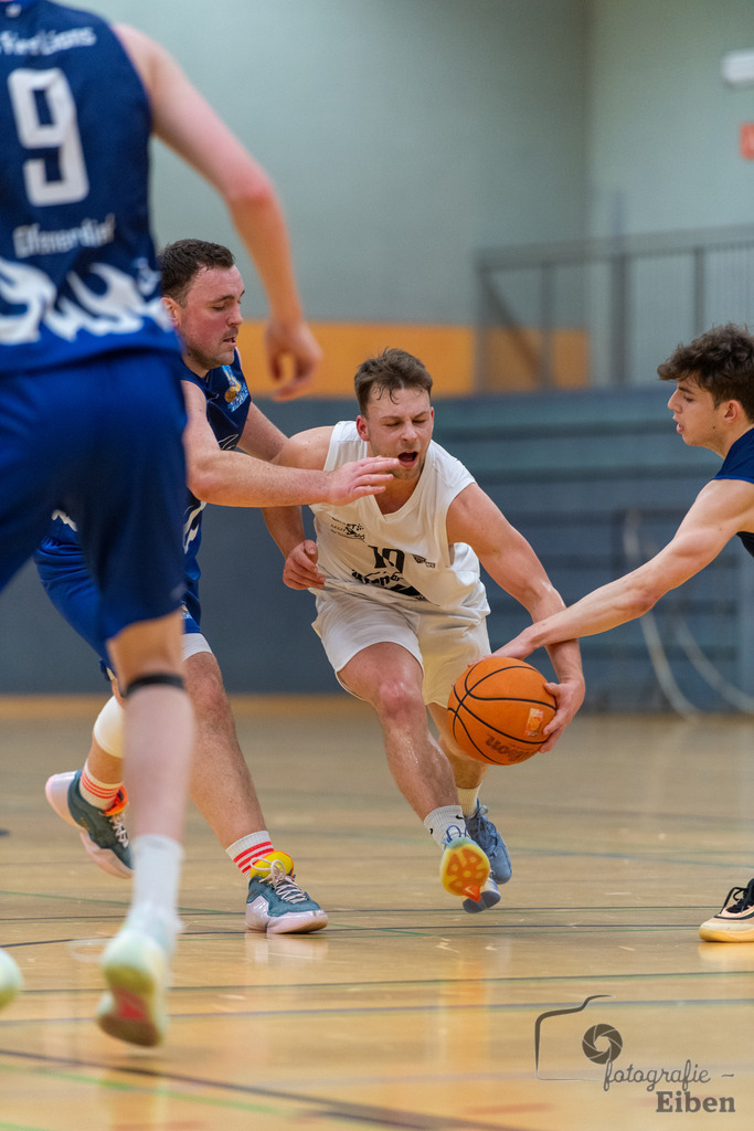 Wattworms Edewecht-Lions Ofenerdiek | Wattworms Edewecht (weiß)-Lions Ofenerdiek (blau) am 22.02.2026 in Edewecht (Heinz-zur-Jührden-Halle); Photo: Philip Eiben 2025 - Realisiert mit Pictrs.com