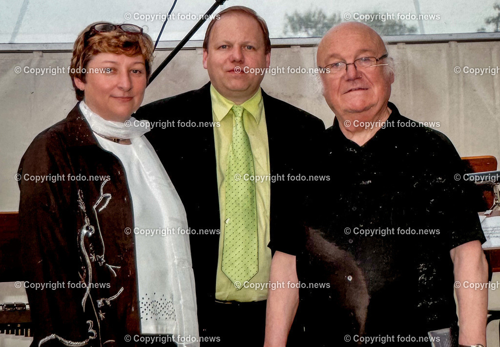 Anton Riepl_ Fleischermeister_ 06.02.2023-9 | 06.02.2023, Gallneukirchen, AUT, Anton Riepl Fleischmanufaktur KG, im Bild Anton Riepl und Andrea Riepl mit Balduin Sulzer - REPRO