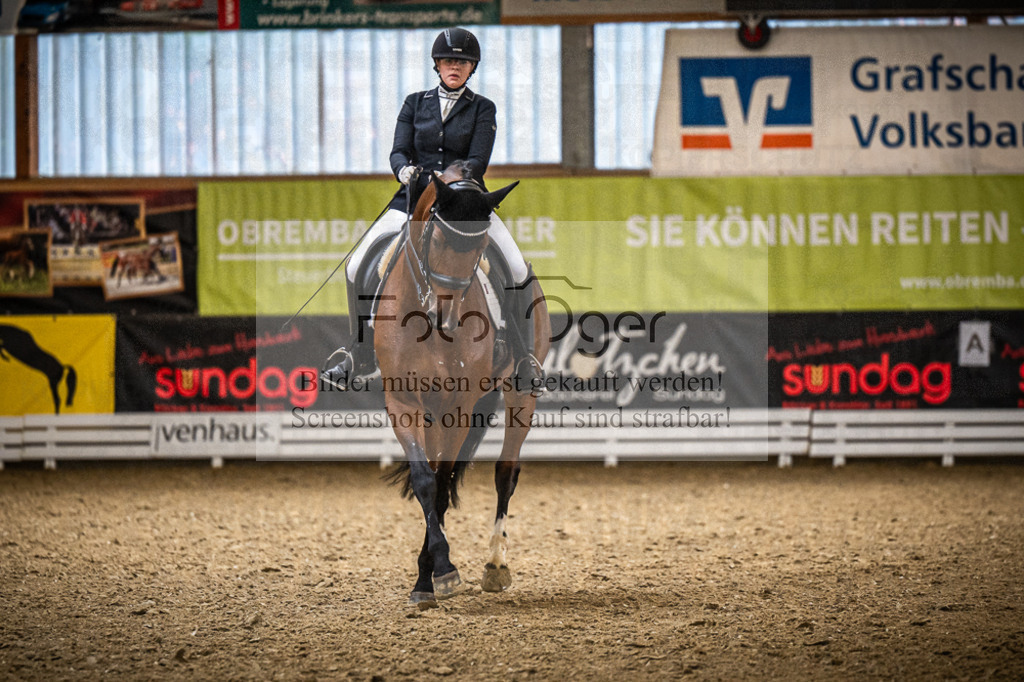 DOS_1977 | Entdecke hochwertige Reitturnierfotos von Foto Oger. Professionell, emotional und authentisch – jetzt Lieblingsmomente im Shop bestellen.Deutschlandweite Turnierfotografie. - Realisiert mit Pictrs.com