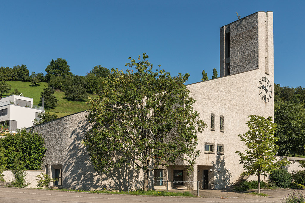 Kirche | in Bubendorf, Baselland, Schweiz. - Realisiert mit Pictrs.com