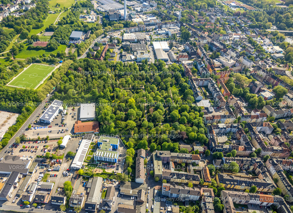 Hagen240504037 | Luftbild, bewaldeter Friedhof Altenhagen, Gewerbegebiet, FußballStadion Sportfreunde Westfalia Hagen von 1872 e.V., Einkaufszentrum Alexanderstraße, Altenhagen, Hagen, Ruhrgebiet, Nordrhein-Westfalen, Deutschland