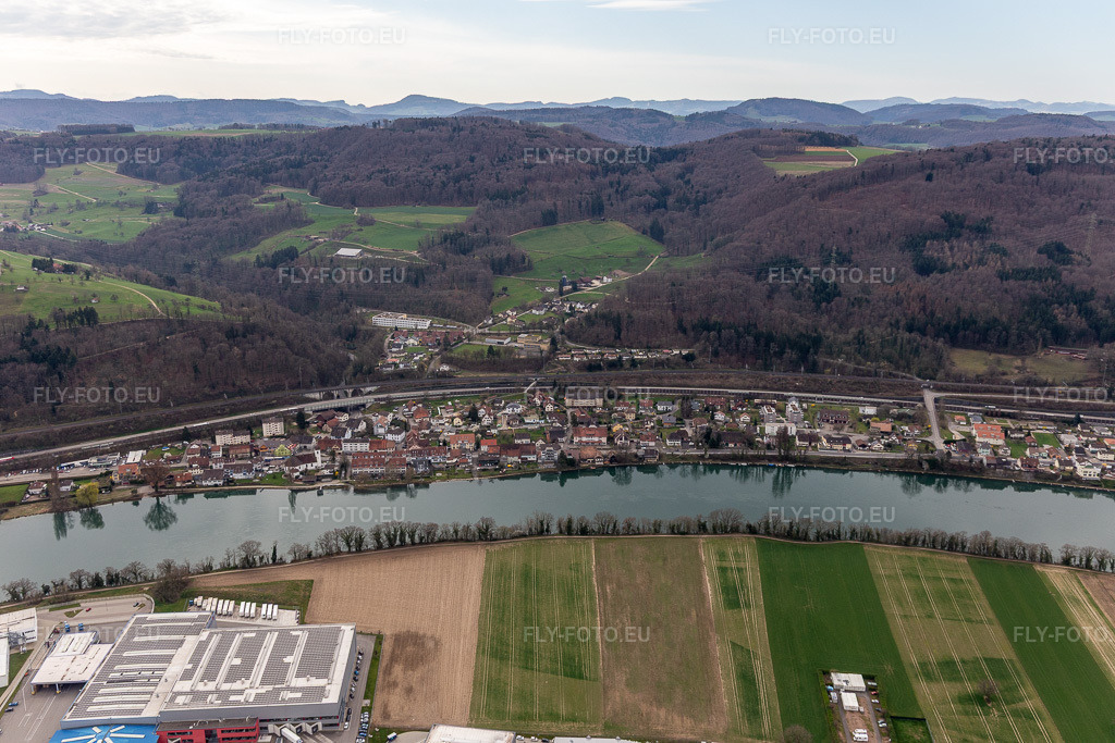 Vue aérienne: Vue de la ville à Mumpf dans le département Argovie, Suisse. Photo: IMG_120129.jpg prise le 17/03/2020 par Werner Riehm/FLY-FOTO.euRésolution de l'original: 5472 x 3648 px