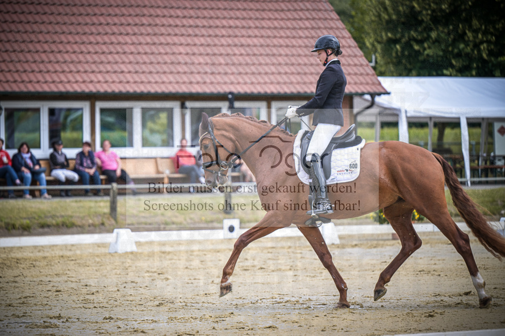 DOS_8686 | Entdecke hochwertige Reitturnierfotos von Foto Oger. Professionell, emotional und authentisch – jetzt Lieblingsmomente im Shop bestellen.Deutschlandweite Turnierfotografie. - Realisiert mit Pictrs.com