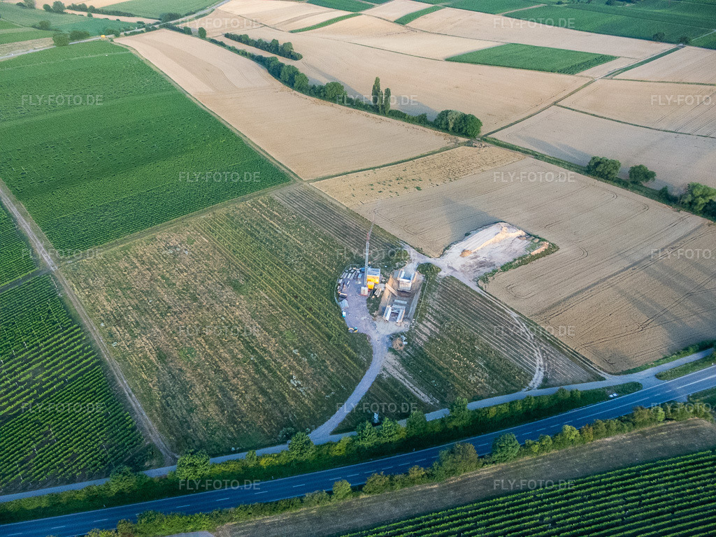 Luftbild: Baustelleneinrichtung für die B38 Ortsumgehung in Impflingen im Bundesland Rheinland-Pfalz in Deutschland. Foto: P7130233.jpg vom 13.07.2017 durch Werner Riehm/FLY-FOTO.de