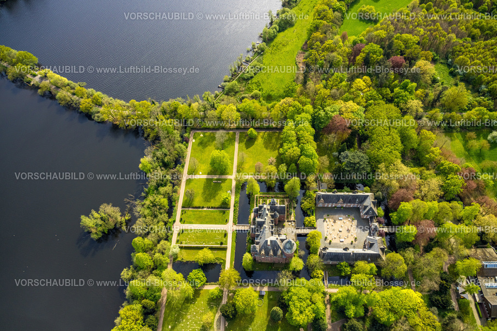 Nettetal240402903KrickenbeckerSeen-Bearbeitet | Luftbild, Schloss Krickenbeck, Naturschutzgebiet umgeben von Seen und Waldgebiet, Leuth, Nettetal, Niederrhein, Nordrhein-Westfalen, Deutschland