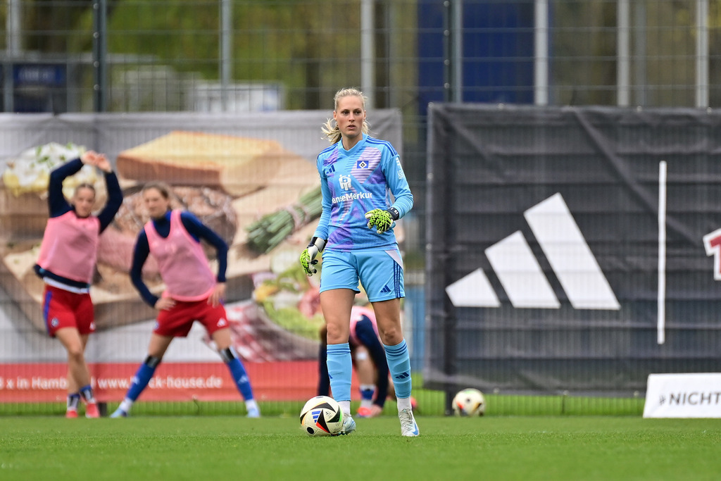 Fußball I Frauen I Saison 2024-2025 I 2. Bundesliga I 21. Spieltag I Hamburger SV - Eintracht Frankfurt II | Der Sportfotograf. - Realisiert mit Pictrs.com