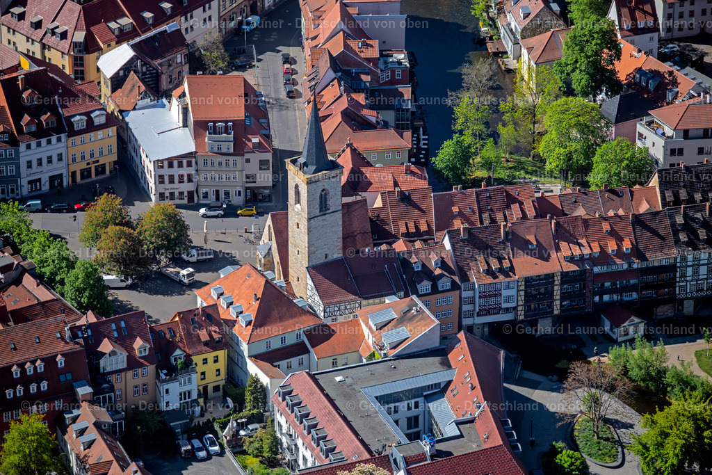 4026430 | ERFURT 07.05.2020 Historische Alte Brücke " Krämerbrücke Erfurt " über die Gera im Ortsteil Altstadt in Erfurt im Bundesland Thüringen, Deutschland. // Historic Old Bridge " Kraemerbruecke Erfurt " across Gera in the district Altstadt in Erfurt in the state Thuringia, Germany. Foto: Gerhard Launer