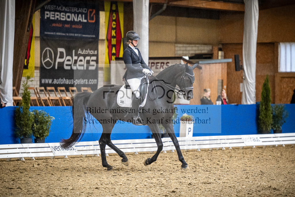 DOS_2897 | Entdecke hochwertige Reitturnierfotos von Foto Oger. Professionell, emotional und authentisch – jetzt Lieblingsmomente im Shop bestellen.Deutschlandweite Turnierfotografie. - Realisiert mit Pictrs.com