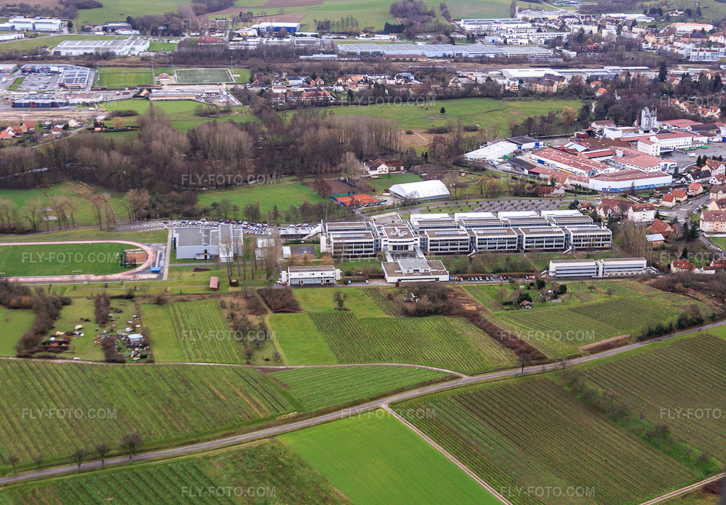 Aerial view: Lycée Stanislas Polyvalent (general, technological and professional) in the district Altenstadt in Wissembourg in the state Bas-Rhin, France. – Photo: IMG_085824.jpg taken on 01/08/2016 by Werner Riehm/FLY-FOTO.com – Resolution of the original: 5247 x 3648 px – Lycée Stanislas, 7 rue du lycée, 67160 Wissembourg