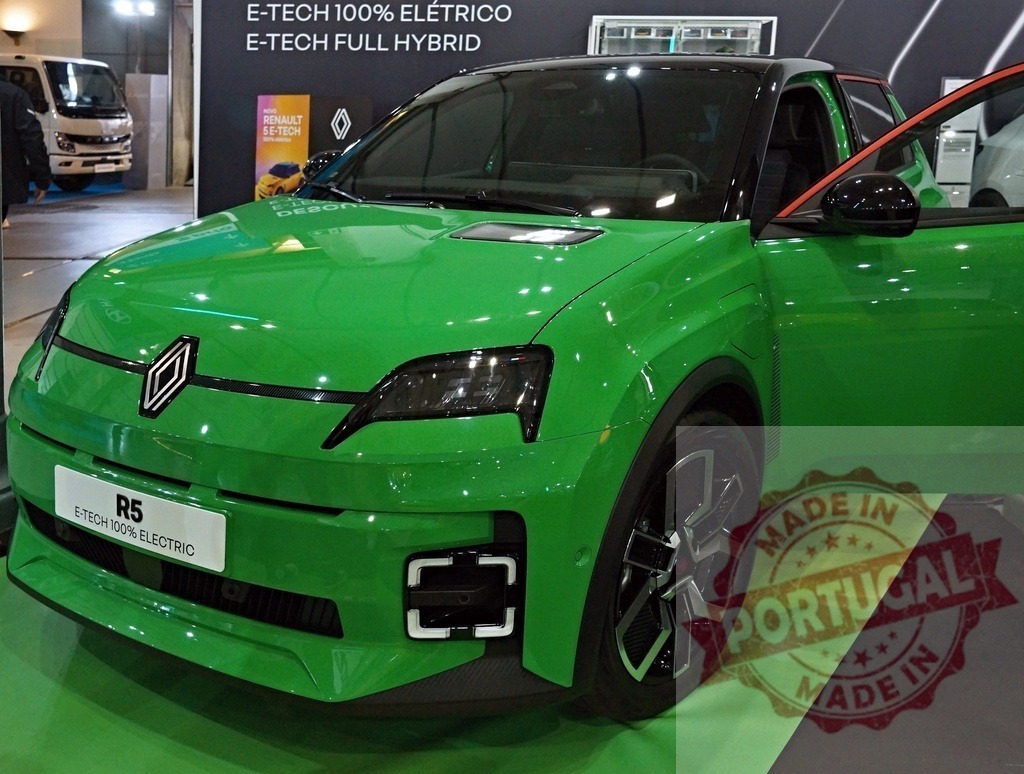 Renault 5 E-Tech electric car at auto show | Renault 5 E-Tech 100% electric car displaying modern design at an exhibition - Realized with Pictrs.com