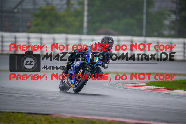 MaZZes_FotoMatrix_240830_6007705_1976 | R7