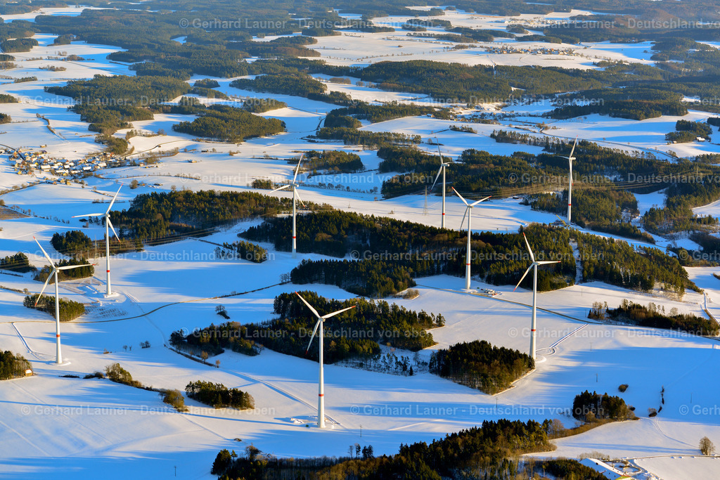 3700213 | Windkrafträder bei Tiefenhöchstadt Winteraufnahme