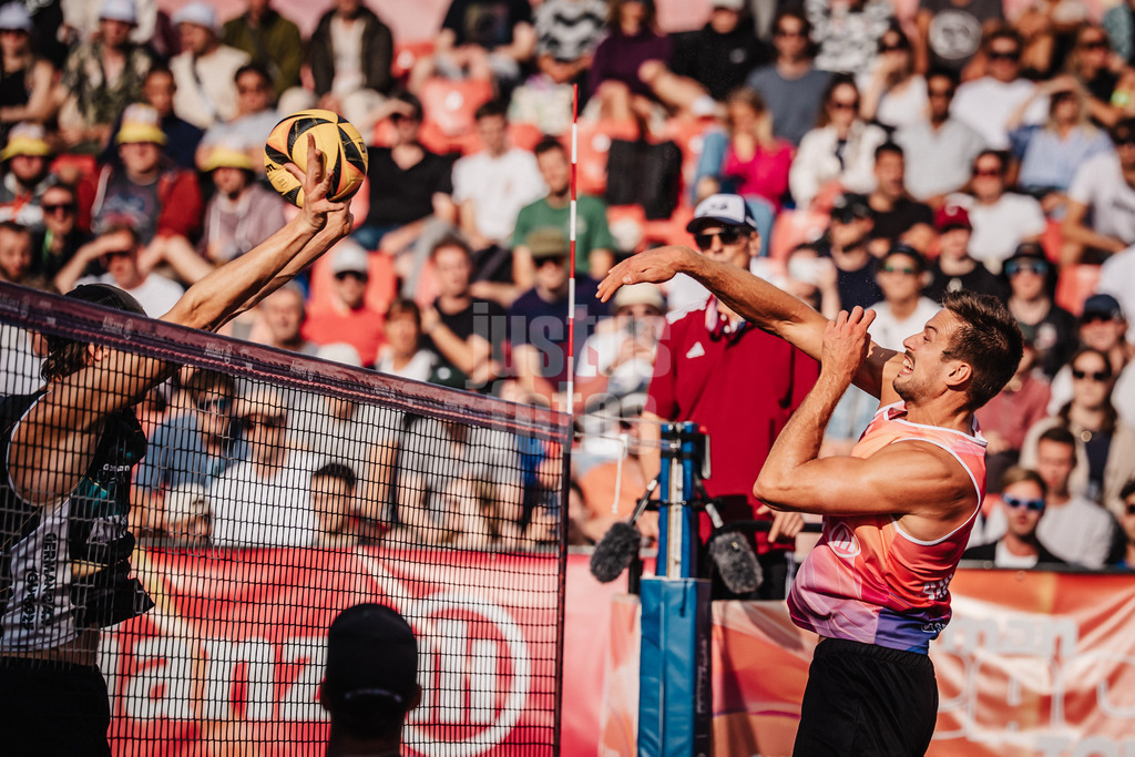 Beachvolleyball | Männer | Allianz German Beach Tour 2025 | Tourstop München | 11.07.2025 | Jannis Hopt beim Angriff