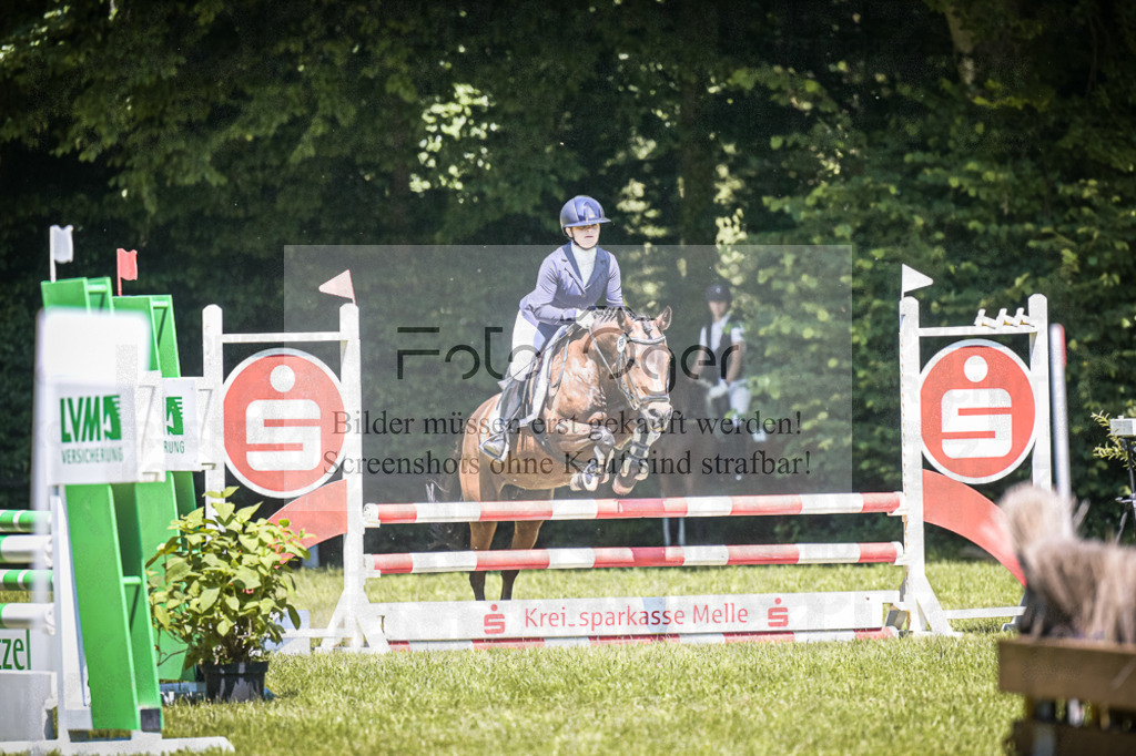 DOS_4144 | Entdecke hochwertige Reitturnierfotos von Foto Oger. Professionell, emotional und authentisch – jetzt Lieblingsmomente im Shop bestellen.Deutschlandweite Turnierfotografie. - Realisiert mit Pictrs.com