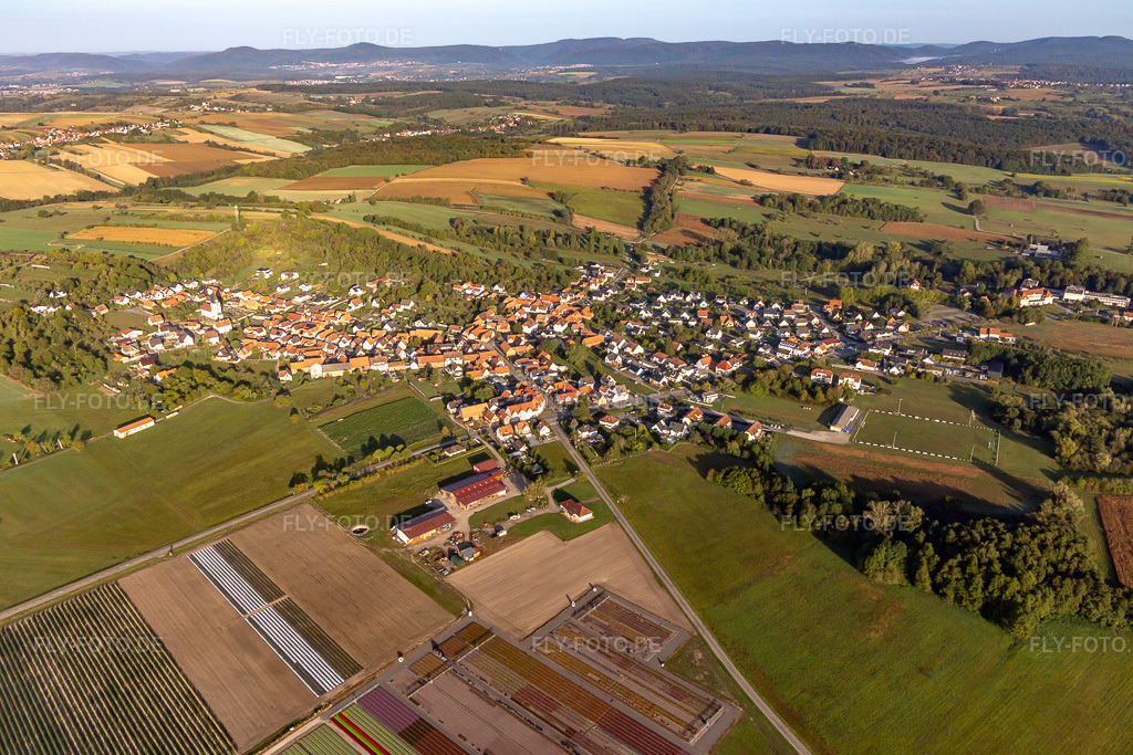 Luftbild: Ortsansicht von Südosten in Durrenbach im Bundesland Bas-Rhin in Frankreich. Foto: IMG_139214.jpg vom 01.10.2023 durch Werner Riehm/FLY-FOTO.de
