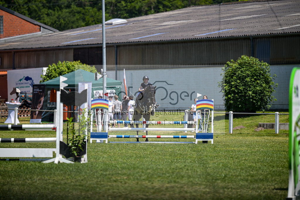 Reitturnier Voxtrup | Entdecke hochwertige Reitturnierfotos von Foto Oger. Professionell, emotional und authentisch – jetzt Lieblingsmomente im Shop bestellen. - Realisiert mit Pictrs.com