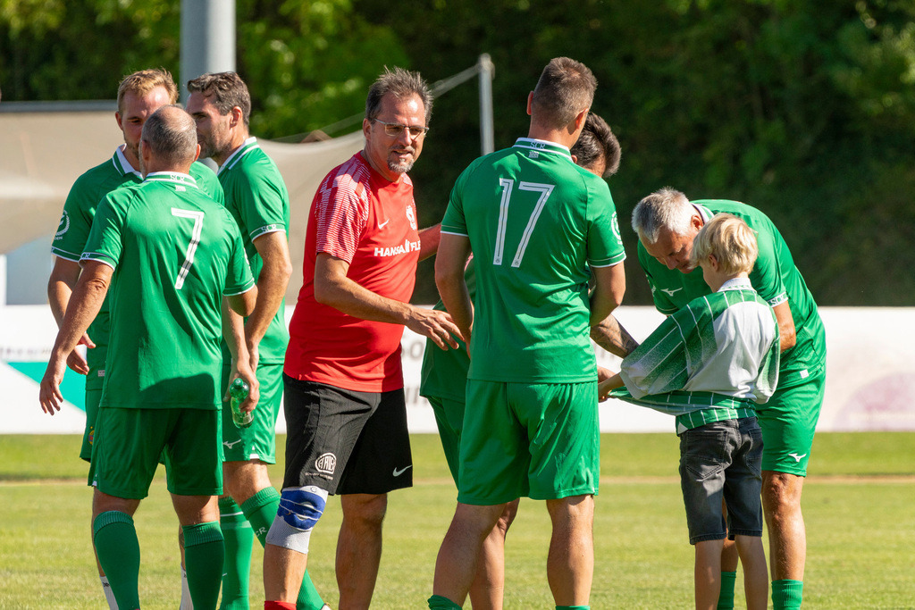 Spiel-0367_Legenden ASK-RAPID | Fotodoku 80 Jahre ASK-Loosdorf: Legendenmatch ASK-Loosdorf - Rapid WIENSponsoren, Mannschaften, Begrüßung, Interviews, das Spiel, Besucher, Fans, Stimmung.