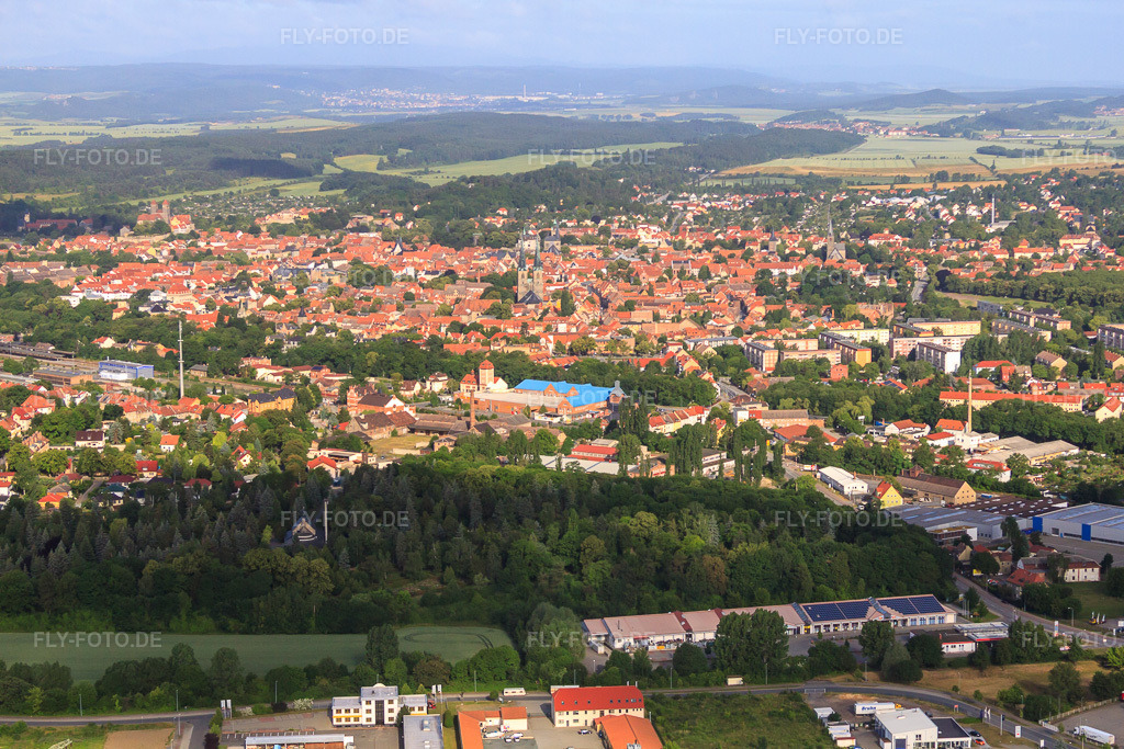 Luftbild: Ortsmitte mit Kaufland aus Osten in Quedlinburg im Bundesland Sachsen-Anhalt in Deutschland. Foto: IMG_58437.jpg vom 30.06.2013 durch Werner Riehm/FLY-FOTO.deAuflösung des Originals: 4752 x 3168 px