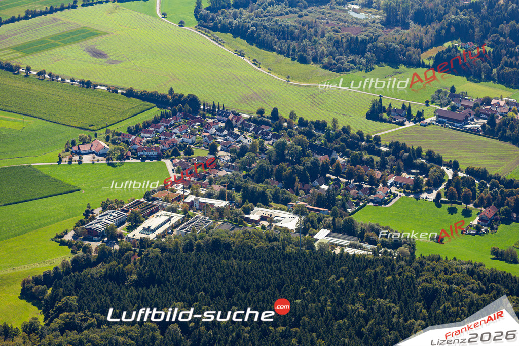 Aktuelles Luftbild von Forstseeon Kirchseeon Kauf mit Lizenz / Bildrechten möglich- Die Luftaufnahme wurde 2021 mittels UL-Flugzeug erstellt ( keine Drohne ) - hochauflösende Kamera-Systeme von  Canon -Beste Qualität - Für grossformatige Ausdrucke geeignet. Die Geschenkidee !