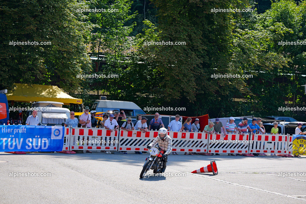 P1014827 | Erleben Sie atemberaubende, hochqualitative Fotos Ihrer Fahrt entlang der malerischen Alpenstraßen. Besuchen Sie alpineshots.com, um professionelle Aufnahmen Ihrer unvergesslichen Reise zu finden und zu kaufen - Realisiert mit Pictrs.com