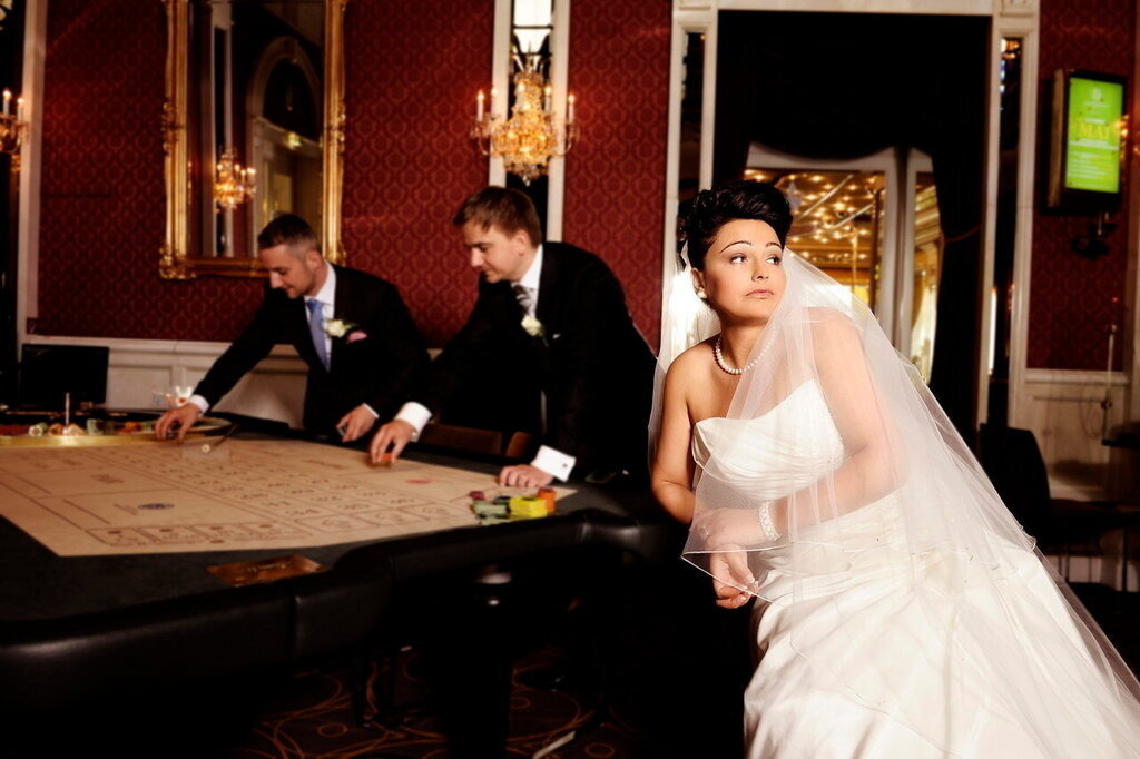 Hochzeit_Fotoshooting_069 | Mein Name ist Arkadius. Ich fotografiere Ihre Hochzeit in Frankfurt und im Umkreis von 200 km. Als Fotograf bin ich noch bekannt im Bereich Business- und Modefotografie.