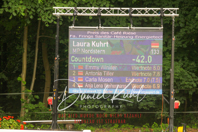 DKP45007 | Turnierfotos kaufen im Webshop von Daniel Kuhl Photography – entdecke professionelle Reitsportfotos aus Turnieren & Events. Hochwertige Turnierbilder online bestellen & sichern. Jetzt Fotos von Reitsportturnieren kaufen!