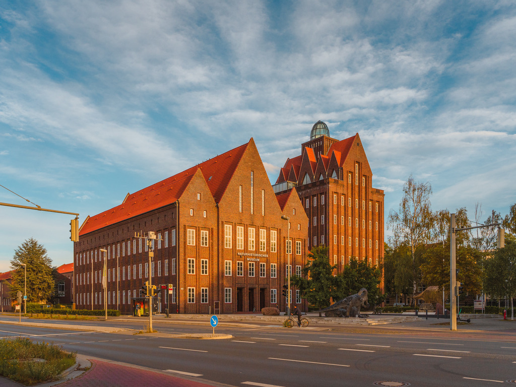 Universität | Entdecke exklusive Fotokunst aus Braunschweig: Bildband, Leinwände, Postkarten, Kalender, digitale Downloads & Bildlizenzen. Jetzt im offiziellen Beautiful Braunschweig Shop! - Realisiert mit Pictrs.com