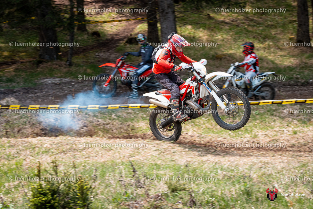 fuernholzer_250501-C2-264 | Fotografische Impressionen von der Red Stag Enduro Extreme by fuernholzer-photography.com. Endurosport in Österreich fotografisch festgehalten von fuernholzer. Auftragsfotografie für Private, Gewerbefotos und Industriefotografie. Eventfotografie, Sportfotografie und Motorsportfotografie. Anbieter von Fotoworkshops, Fototraining, fotografischen Vorträgen und Fotoseminaren.