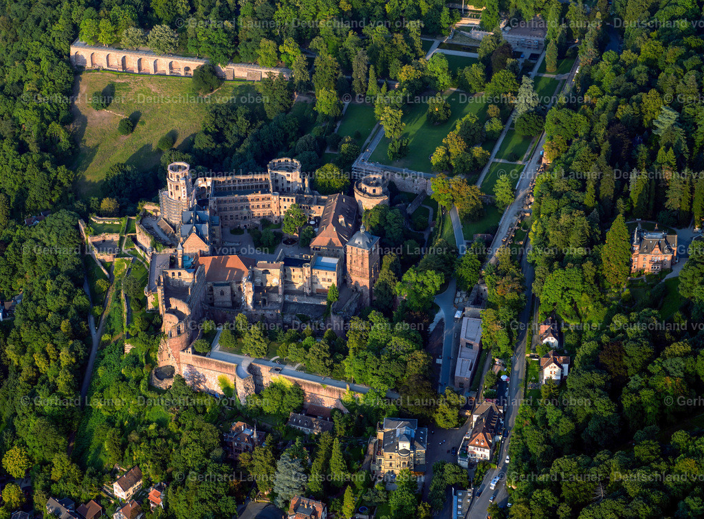 3292543 | Das Heidelberger Schloss ist eine der berühmtesten Ruinen Deutschlands und das Wahrzeichen der Stadt Heidelberg