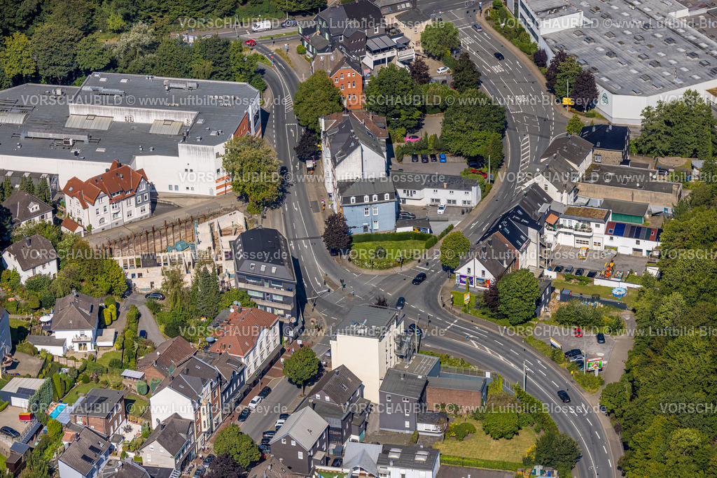 Ennepetal240814216 | Luftbild, Straßenkreuzung Wohngebiet Neustraße und Voerderstraße, Milspe, Ennepetal, Ruhrgebiet, Nordrhein-Westfalen, Deutschland