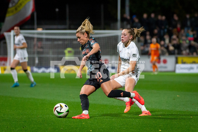 20241020NSZ_1651 | Linda Dallmann (Bayern München,No.10) verfolgt von Janou Levels (Bayer Leverkusen,No.05)DEU, Leverkusen, 20.10.2024 Fußball, Frauen, Google Pixel Frauen-Bundesliga, Saison 2024/2025, 7. Spieltag, Bayer 04 Leverkusen - FC Bayern MünchenDIE DFB-RICHTLINIEN UNTERSAGEN JEGLICHE NUTZUNG VON FOTOS ALS SEQUENZBILDER UND/ODER VIDEOÄHNLICHE FOTOSTRECKEN - Realisiert mit Pictrs.com