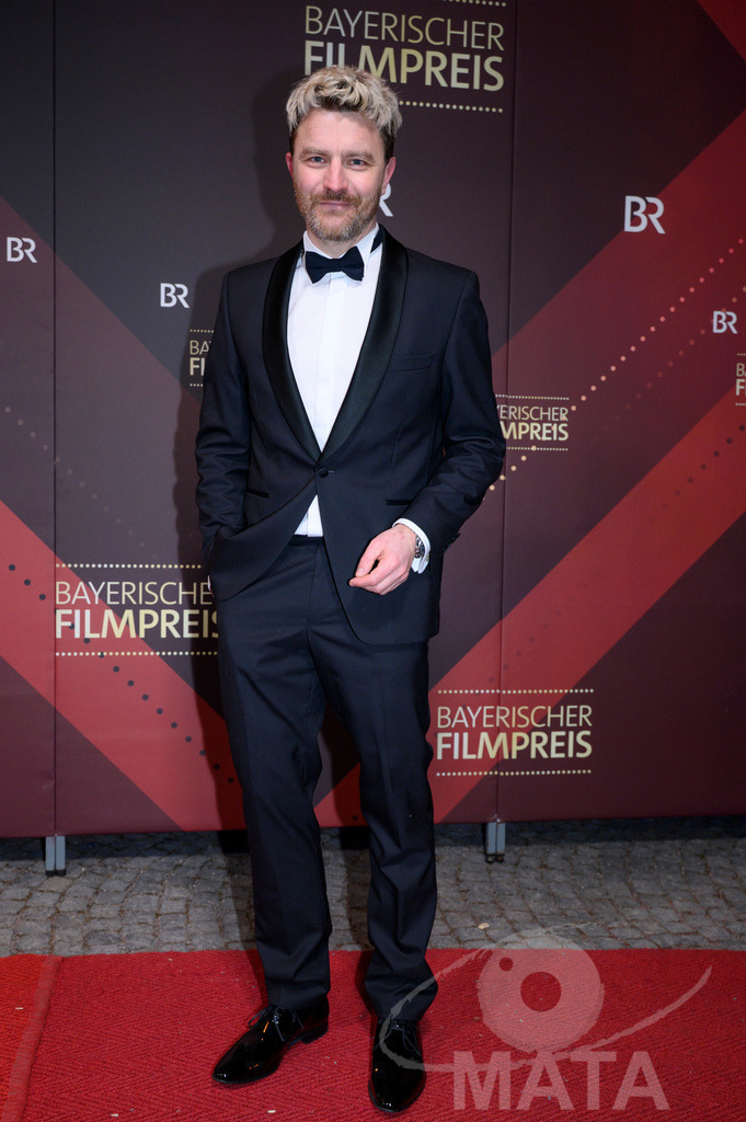 _DWI5379 | Friedrich Mücke bei der Verleihung des 47. Bayerischen Filmpreises 2026  im Prinzregententheater. München, Deutschland. Der Bayerische Filmpreis wird seit 1979 von der Bayerischen Staatsregierung verliehen, um die Bedeutung des Kinofilms als Kulturgut herauszustellen - Realisiert mit Pictrs.com