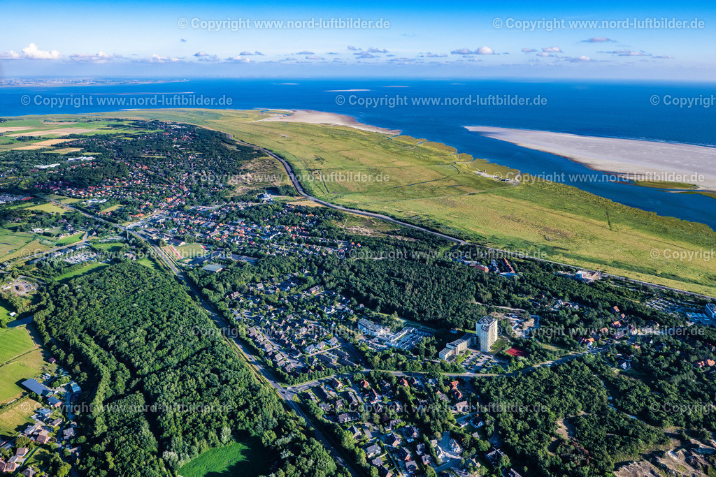 St. Peter-Ording_ELS_5524060822 | SANKT PETER-ORDING 06.08.2022 Ortsansicht an der Meeres-Küste der Nordsee in Sankt Peter-Ording im Bundesland Schleswig-Holstein. // Townscape on the seacoast of North Sea in Sankt Peter-Ording in the state Schleswig-Holstein. Foto: Martin Elsen
