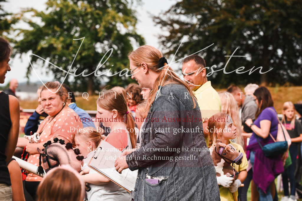 DSC_4064 | Pferde- und Turnierfotografie in Westsachsen. Pferdeportraits, Auftragszeichnungen und intuitive Kunst.
