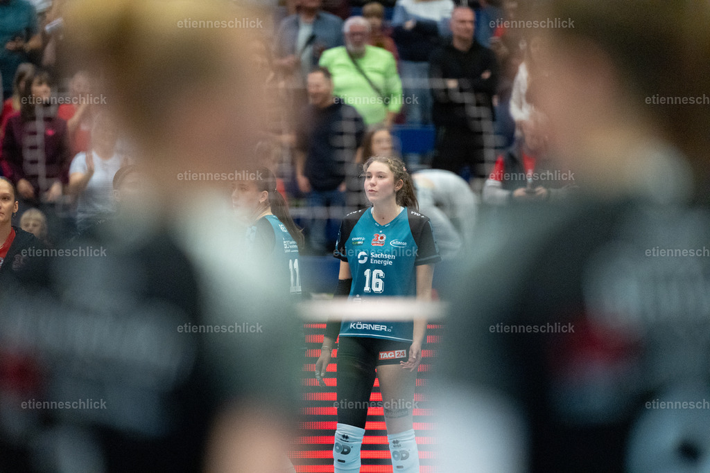 Dresdner SC - Binder Blaubären TSV Flacht, DEKRA 1. Bundesliga Frauen, Volleyball | Im Bild: Morgan Geddes (16, Dresdner SC)24.10.2026, Dresdner SC -  Binder Blaubären TSV Flacht, DEKRA 1. Bundesliga Frauen, Volleyball, Deutschland, Dresden, Cyberport Arena