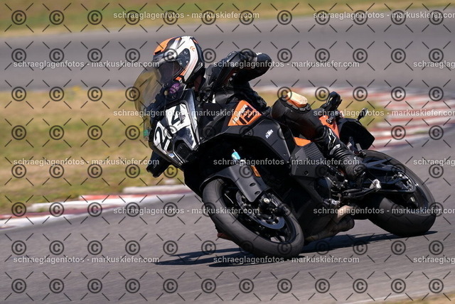 26bt04-1433 | markuskiefer.com - Realisiert mit Pictrs.com