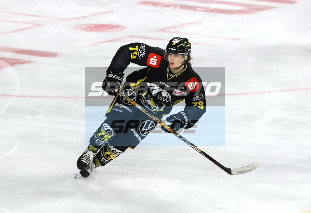 Nikita Krymskiy - KEV | Nikita Krymskiy - KEV - Realisiert mit Pictrs.com